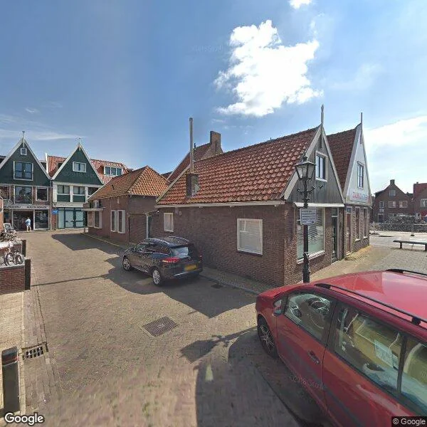 Straatbeeld van W J Tuijnstraat 1, 1131ZH Volendam