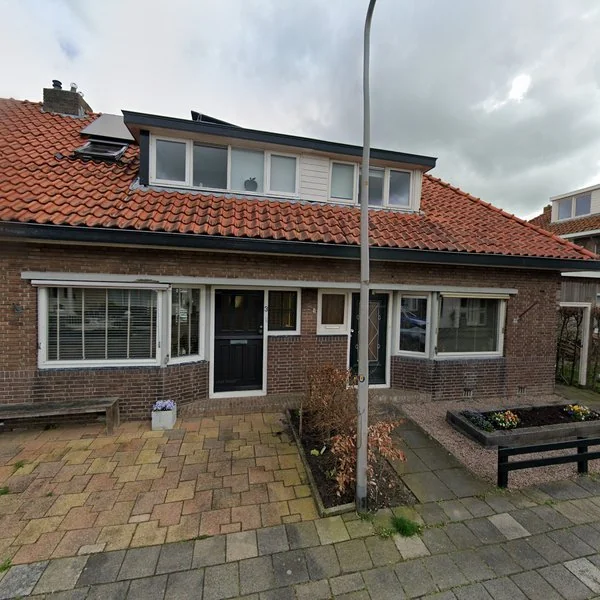 Straatbeeld van W. M. Oppedijkstraat 1, 8651BM IJlst