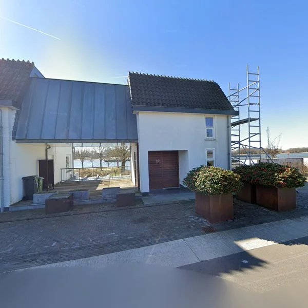Straatbeeld van Waaldijk 39c, 6678MC Oosterhout