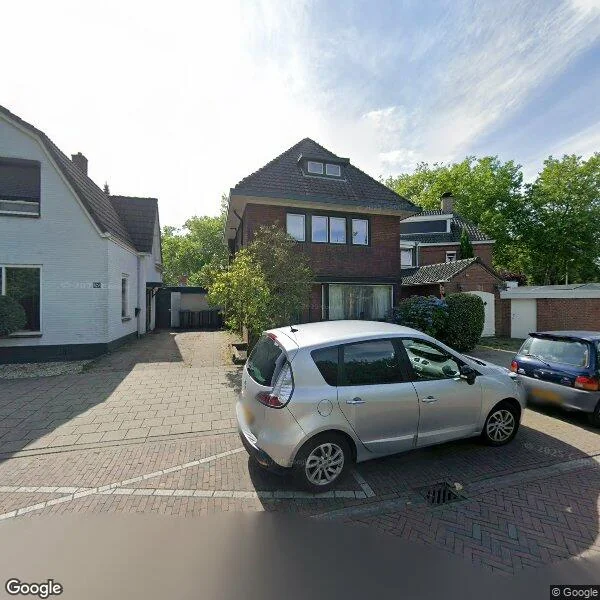 Straatbeeld van Walhofstraat 131, 7522BK Enschede