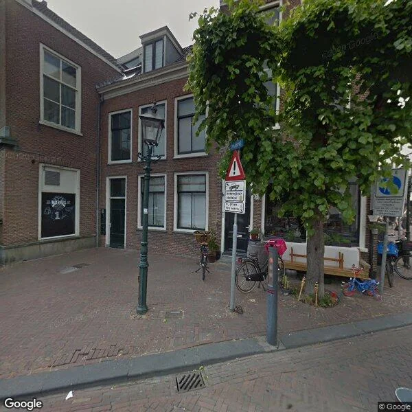 Straatbeeld van Warmoesstraat 10, 2011HP Haarlem
