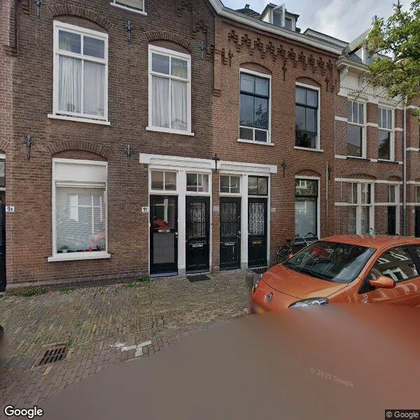 Straatbeeld van Warmoezierstraat 13, 2613VG Delft