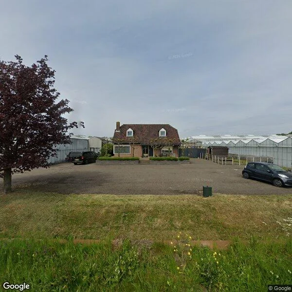 Straatbeeld van Wateringseweg 104, 2685SW Poeldijk
