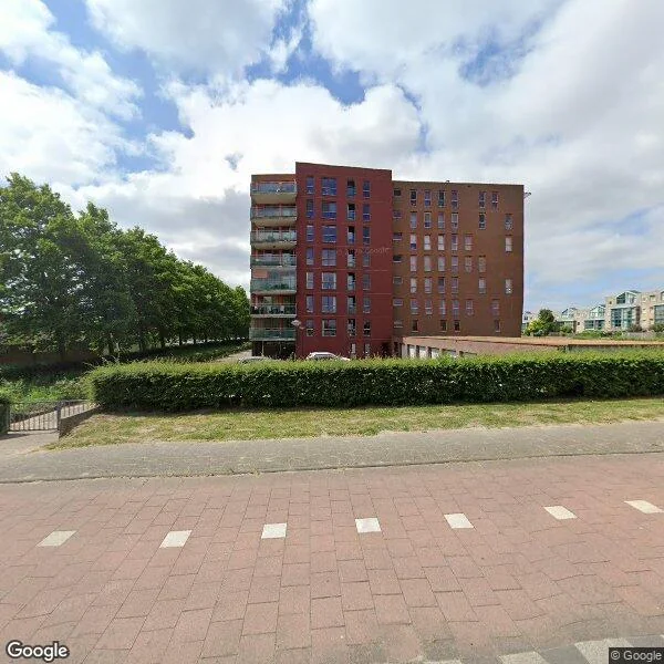 Straatbeeld van Waterlinze 2, 3224HG Hellevoetsluis