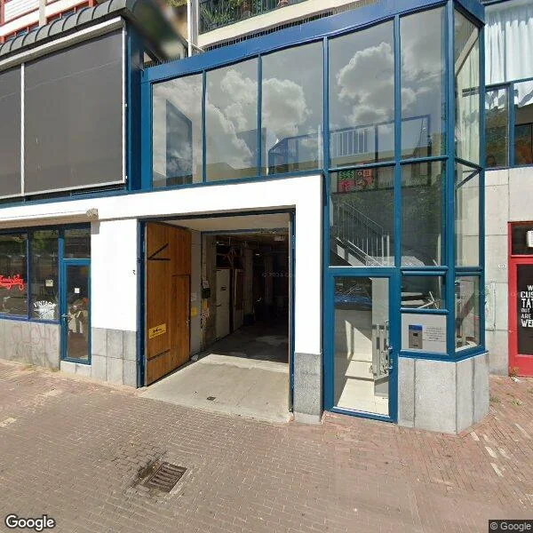 Straatbeeld van Waterlooplein 109, 1011PD Amsterdam