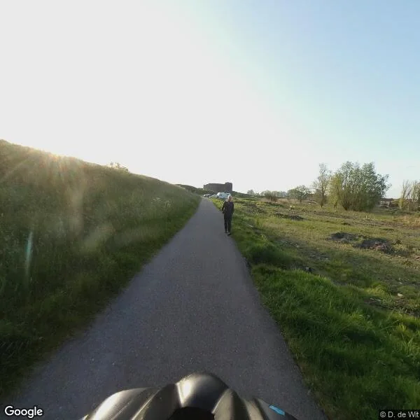 Straatbeeld van Westbatterijlaan 2, 1398DB Muiden