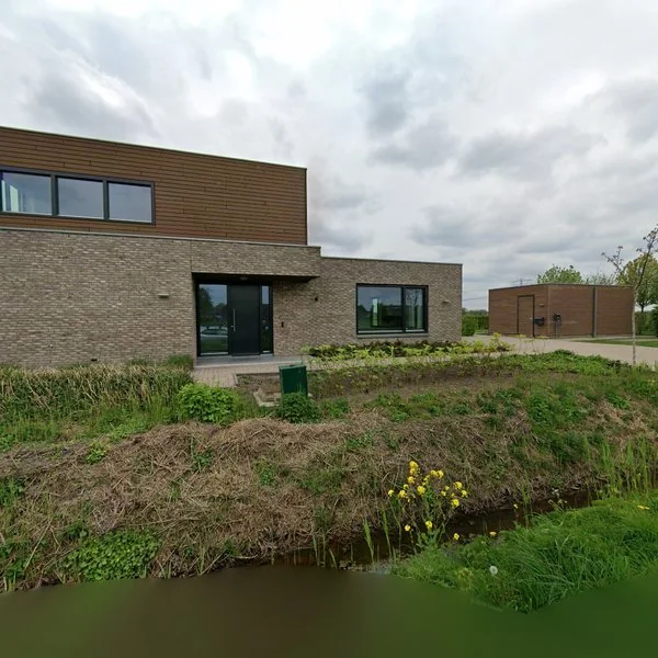 Straatbeeld van Westdijk 16, 3209LB Hekelingen