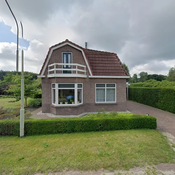 Straatbeeld van Westenesscherstraat 105, 7814TC Emmen
