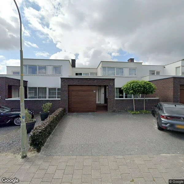 Straatbeeld van Westenesscherstraat 147, 7811AX Emmen