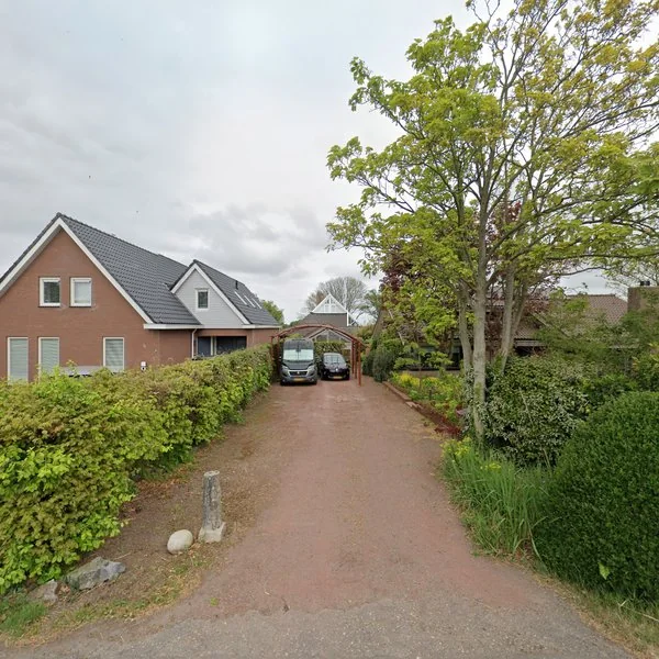 Straatbeeld van Westfriesedijk 111, 1749CS Warmenhuizen