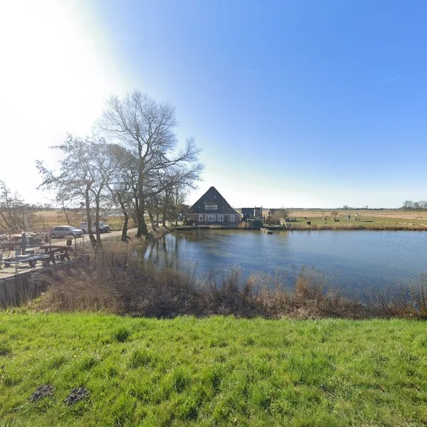 Straatbeeld van Westfriesedijk 16, 1719NK Aartswoud