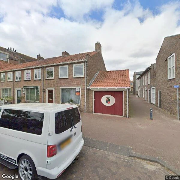 Straatbeeld van Westzanddijk 57, 3221AW Hellevoetsluis