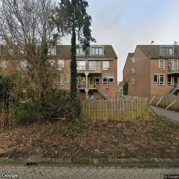 Straatbeeld van Wethouder Ed. Polakstraat 13, 1107CT Amsterdam