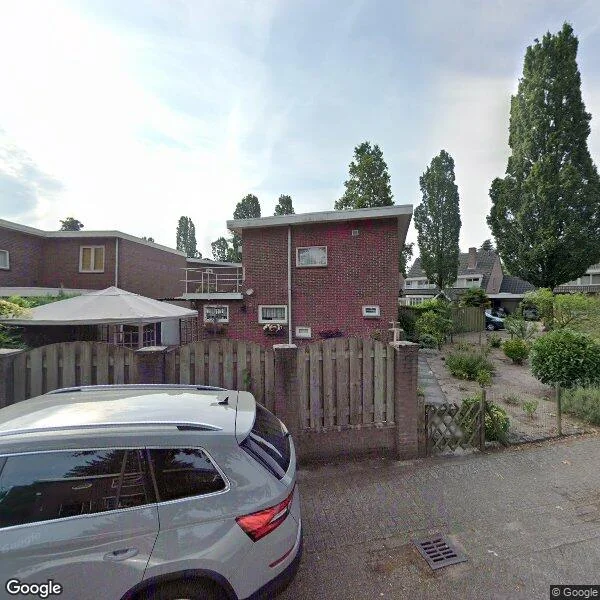 Straatbeeld van Wilhelminakanaalstraat 1, 5684ZA Best