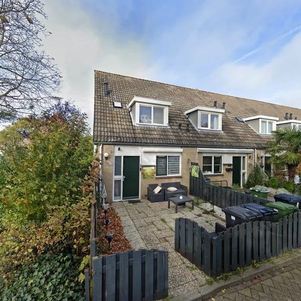 Straatbeeld van Willem-Alexanderlaan 1, 2685VB Poeldijk