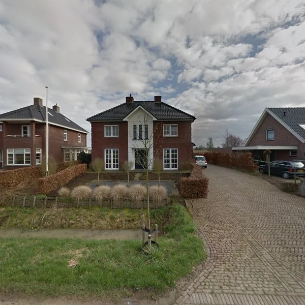 Straatbeeld van Woerdsestraat 10, 6671MD Zetten