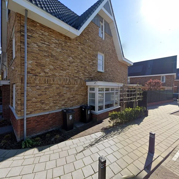 Straatbeeld van Zandheuvelweg 106, 2673GG Naaldwijk