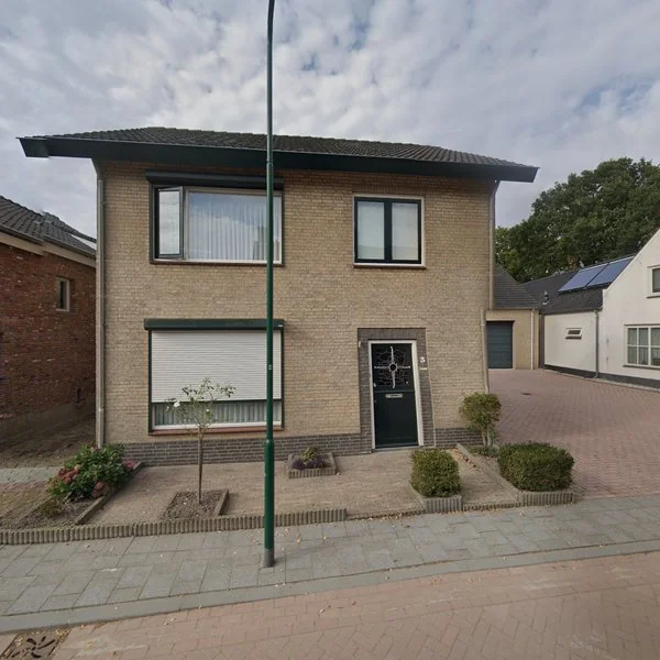 Straatbeeld van Zandstraat 3, 5131AB Alphen