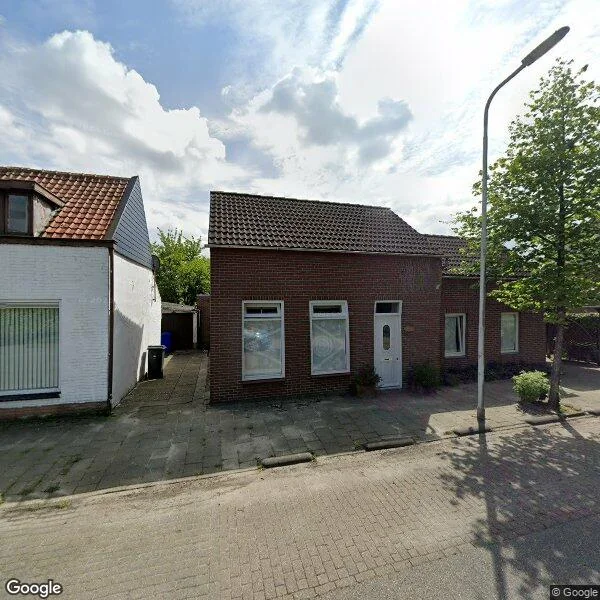 Straatbeeld van Zandstraat 97, 4551LD Sas van Gent