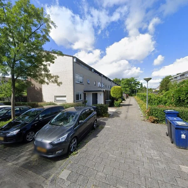 Straatbeeld van Zijderupsstraat 8, 1338KX Almere