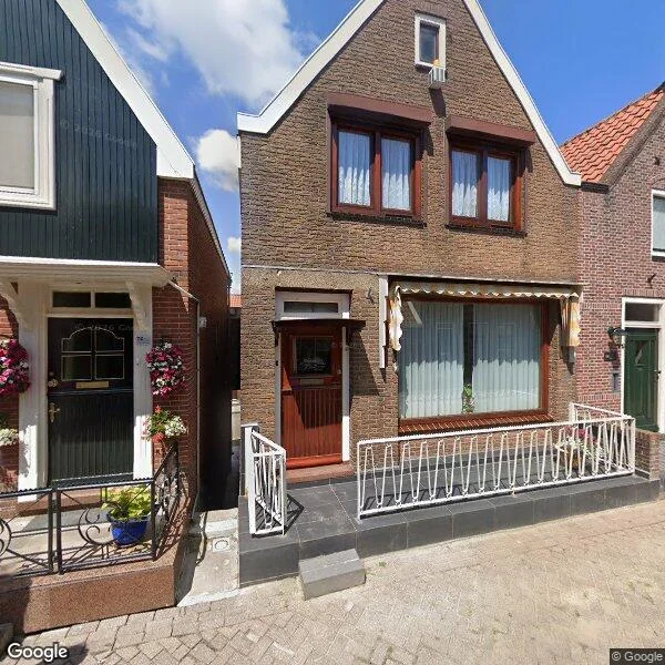 Straatbeeld van Zuideinde 110, 1131AK Volendam