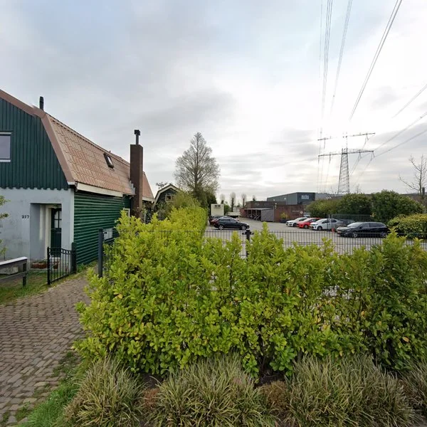 Straatbeeld van Zuideinde 219, 1511GE Oostzaan