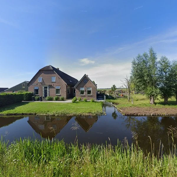 Straatbeeld van Zuideinde 32, 2445AW Aarlanderveen