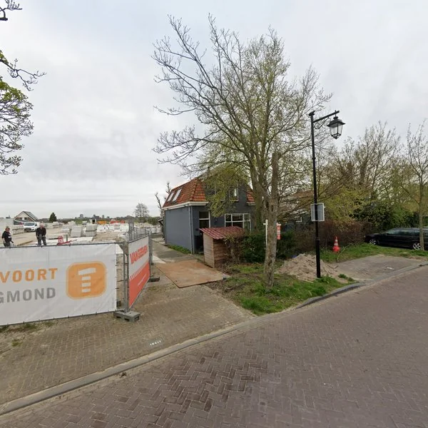 Straatbeeld van Zuideinde 94, 1551EK Westzaan