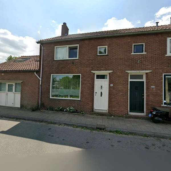 Straatbeeld van Zuidendijk 151, 3314CS Dordrecht