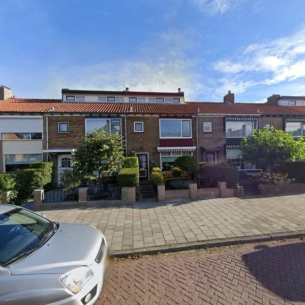 Straatbeeld van Zwaanstraat 71, 1973VC IJmuiden
