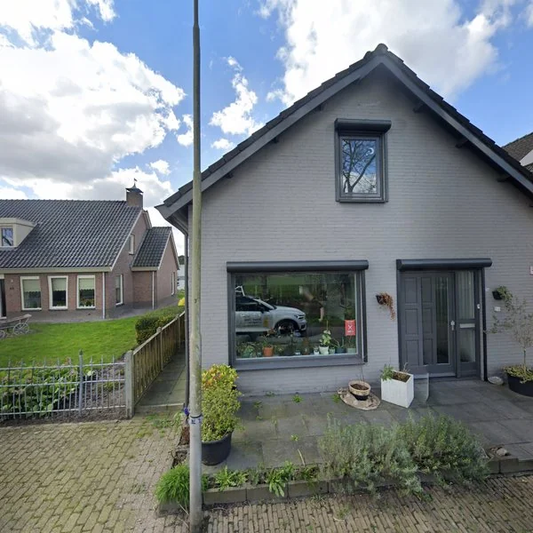 Straatbeeld van Zwaluwseweg 22B, 4927AV Hooge Zwaluwe