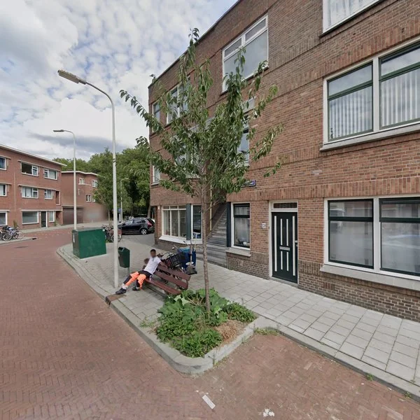 Straatbeeld van Zwetstraat 147, 2515VG Den Haag